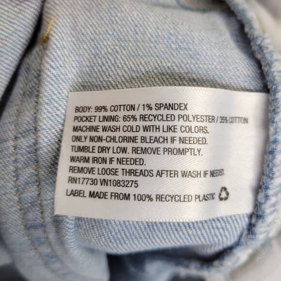 Universal Thread Light Wash Cropped Jeans, 0/25 - Picture 7 of 8